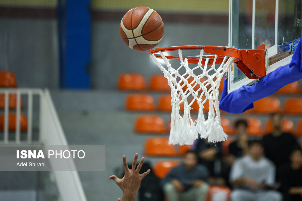 استقلال با نهمین پیروزی خود در پایان هفته نهم لیگ برتر بسکتبال، لیگ را یک ماه تعطیل کرد!