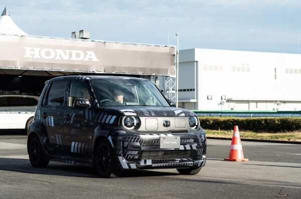 هوندا با سه خودروی نوآورانه به سوی آینده گام برداشت