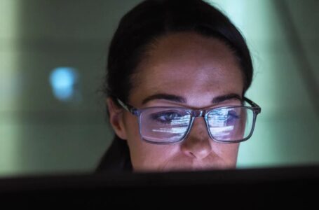 “آیا هوش مصنوعی تهدیدی برای شغل‌هاست؟ با این مهارت‌ها نگران نباشید”